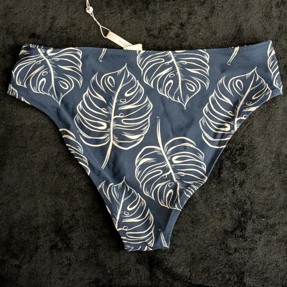 🆕 NWT Cupshe Navy Blue White Tropical Floral Swim Bottoms Large - Picture 5 of 11